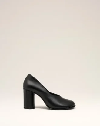 Black Leather Anatomical-Toe Piano Pumps